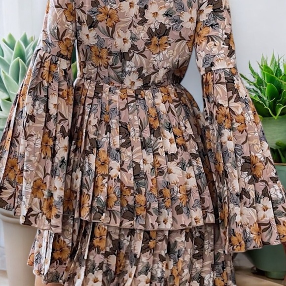 NEW Blush Allover Floral Knot Layered Pleated A-line Dress - Picture 15 of 16